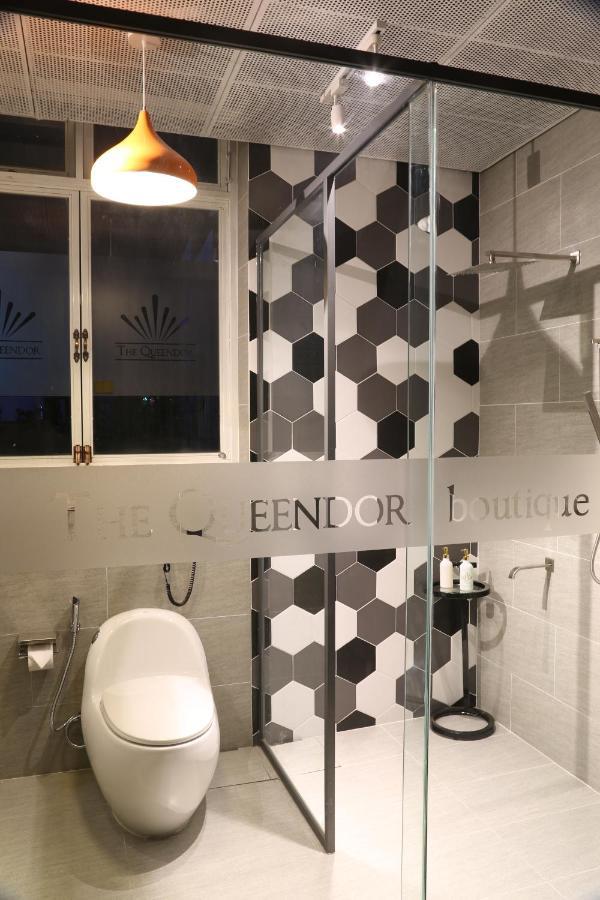 The Queendor Boutique Hotel Ho Chi Minh City Bagian luar foto