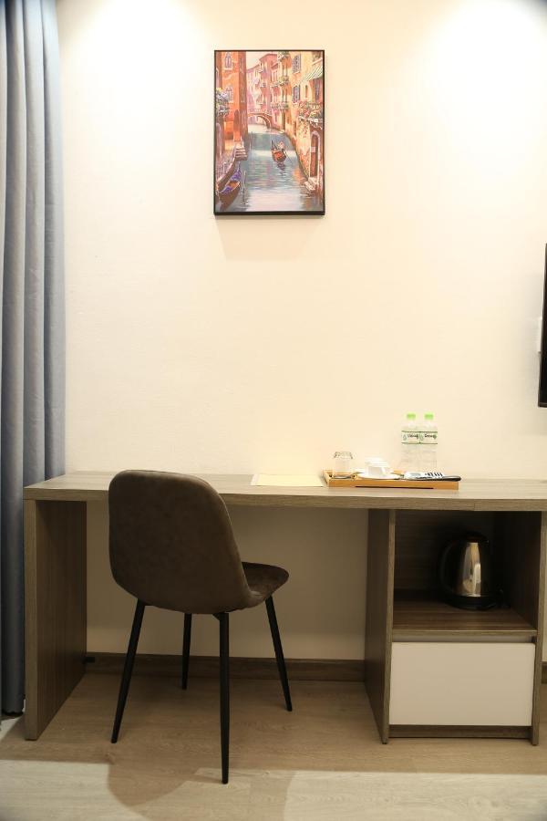 The Queendor Boutique Hotel Ho Chi Minh City Bagian luar foto
